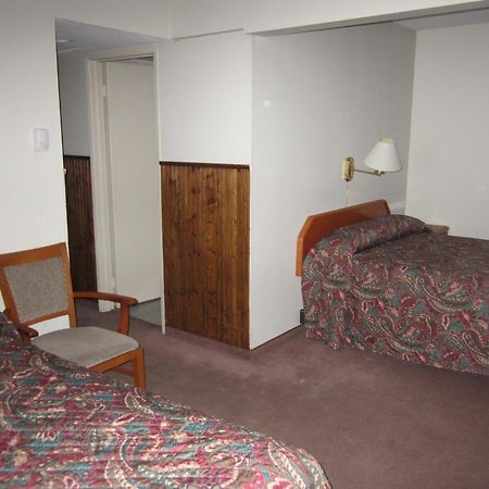 Red Coach Inn 100 Mile House Luaran gambar